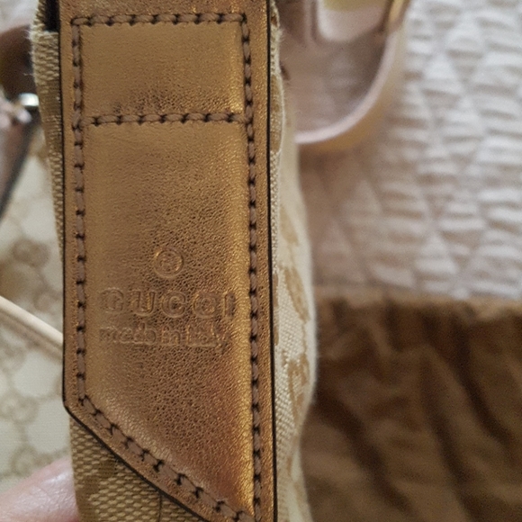 🌺FINAL SALE🌺 Gucci Monogram Messenger Bag - Picture 3 of 15